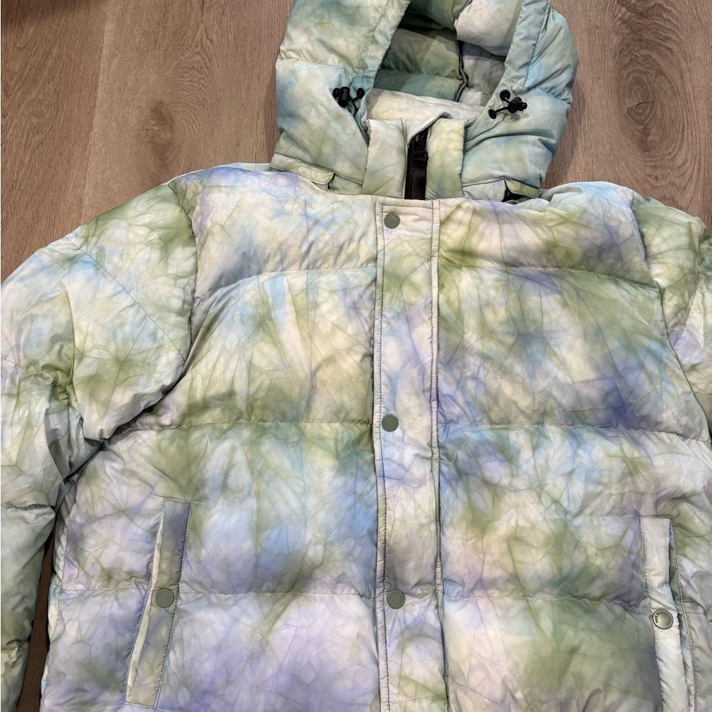 Aritzia Super Puff Shorty in Quicksilver Blue and Green - Picture 2 of 12